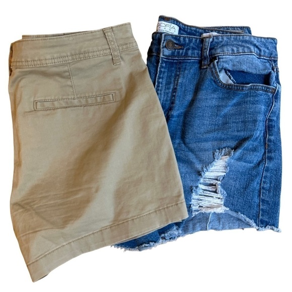Lot of 2 Shorts Tan Chinos A New Day and Jean Shorts Distressed‎ by Sophia Jeans - Picture 1 of 9